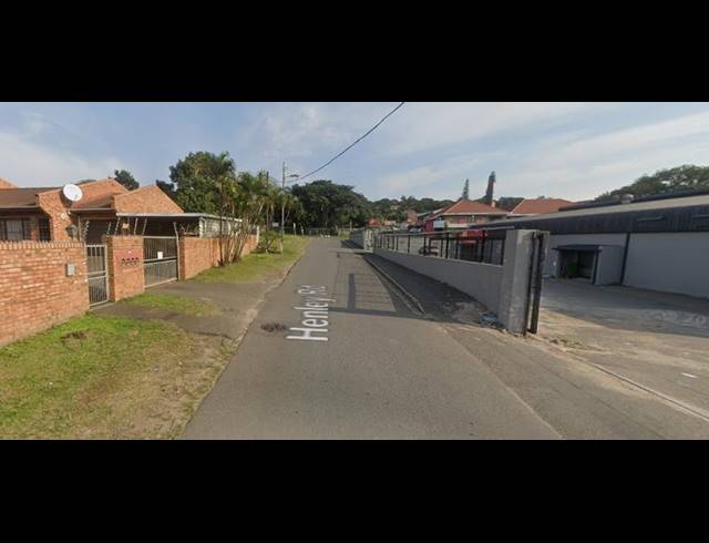 2 BEDROOM SIMPLEX FOR SALE IN MONTCLAIR